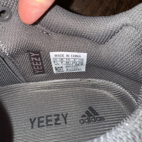 Adidas Yeezy Boost 700 Mauve Sneakers - Picture 9 of 9